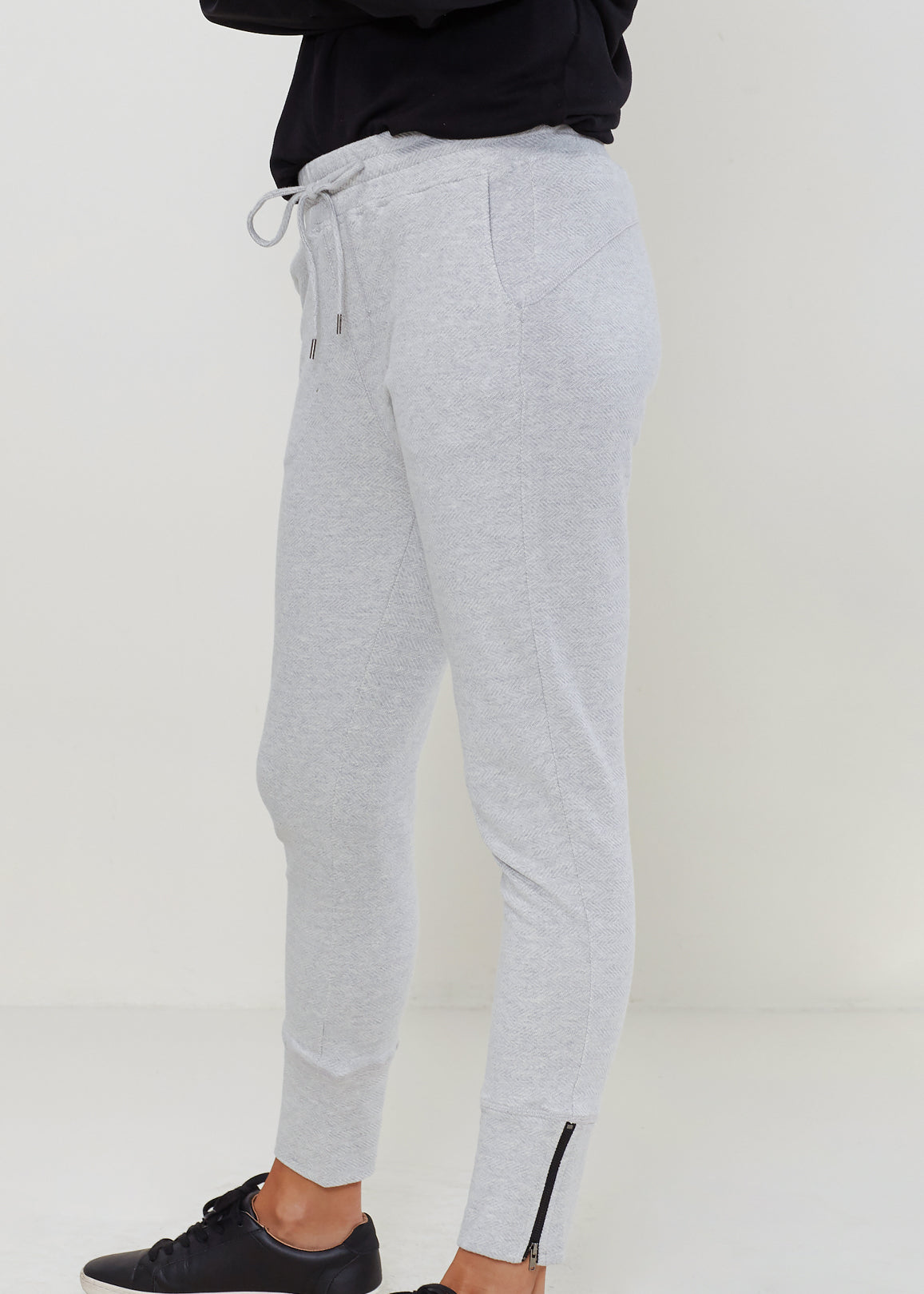 Drawstring Waist Fitted Jogger Pants In Heather Grey
