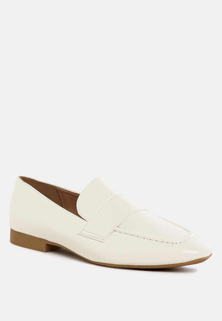 Classic Round Toe Heel Loafers