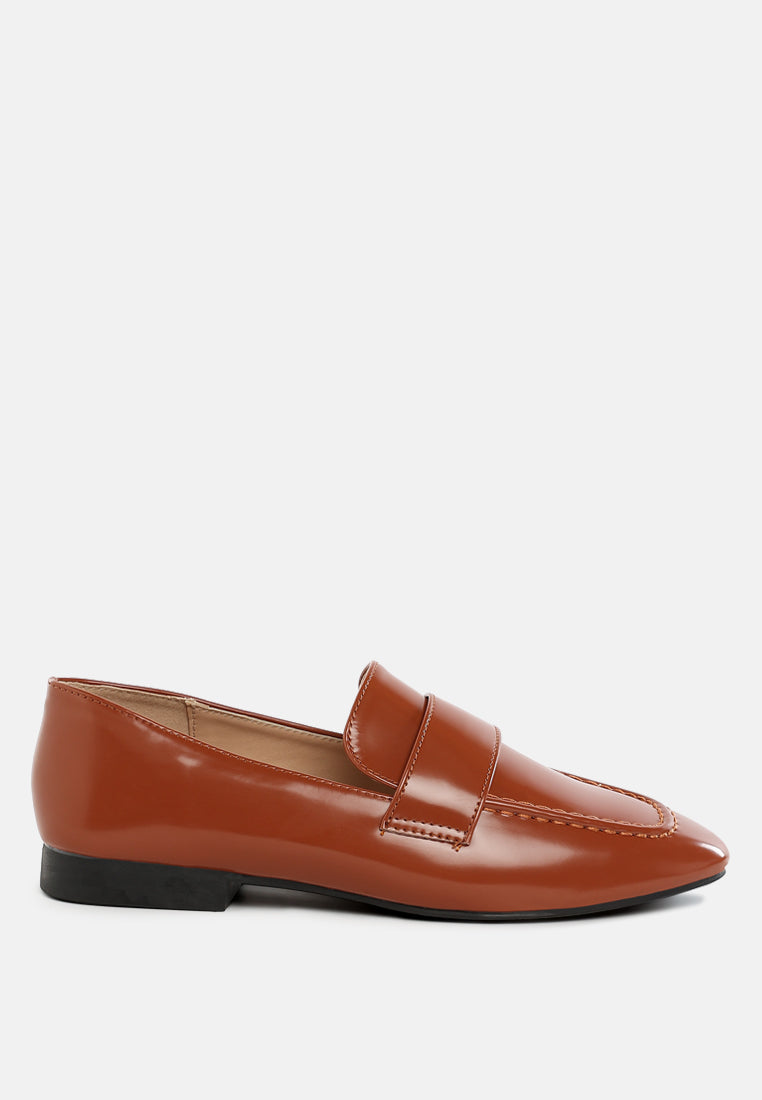 Classic Round Toe Heel Loafers
