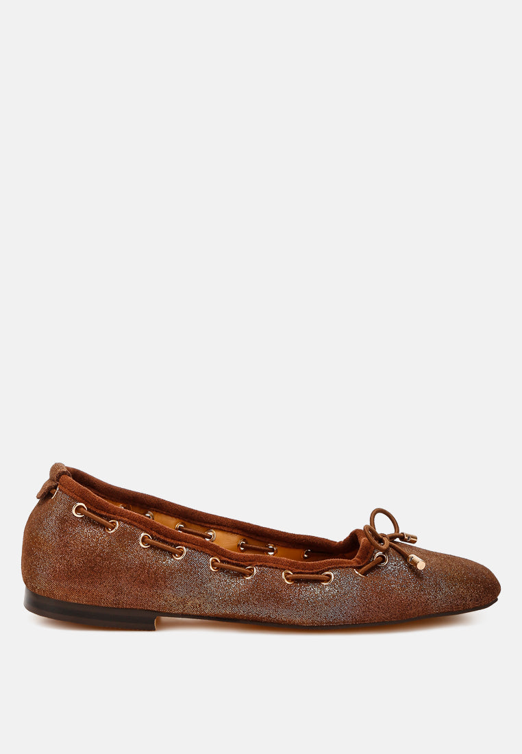 Closed Square Toe Ballerinas W/ Drawstring Bow