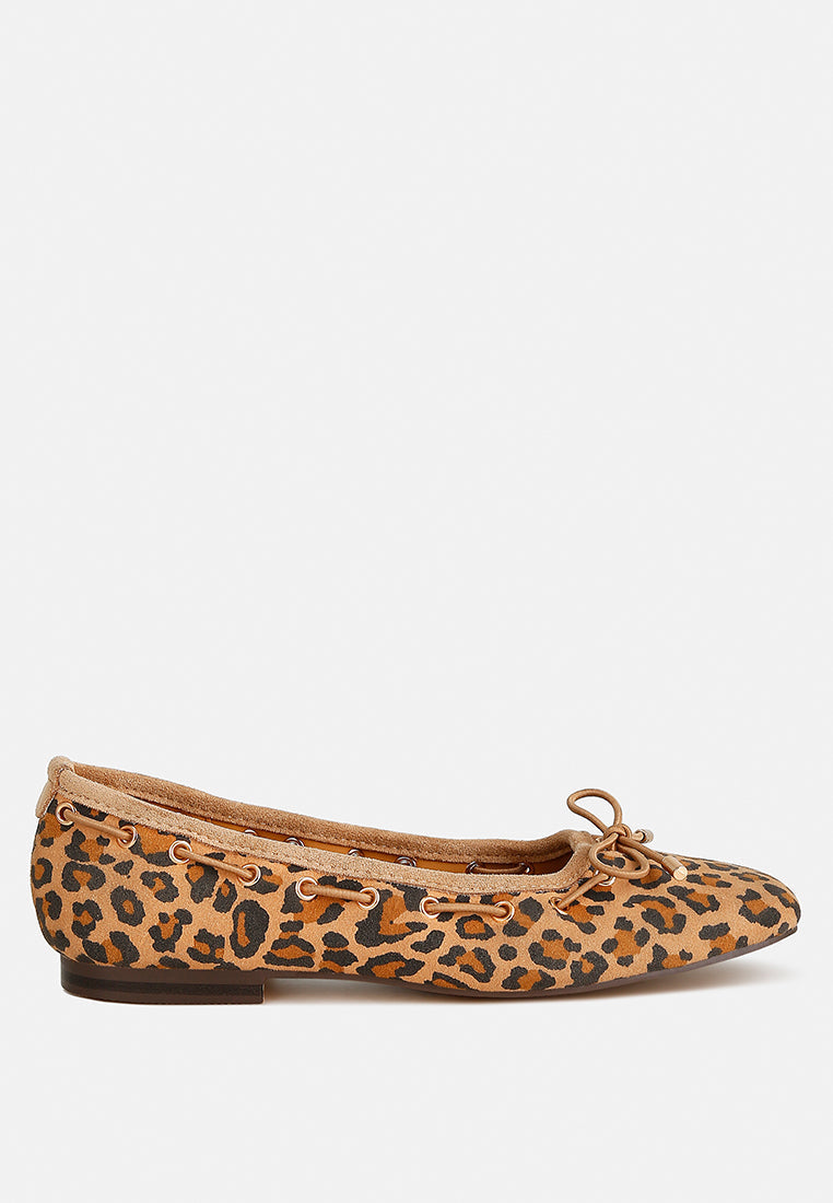 Closed Square Toe Ballerinas W/ Drawstring Bow