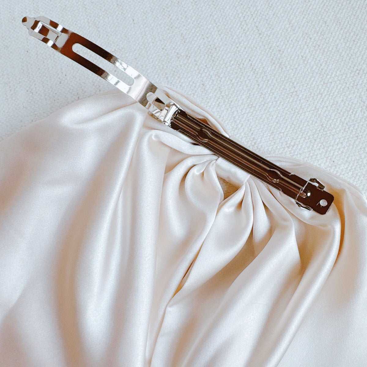 Mighty Bow Bride Hair Clip-1