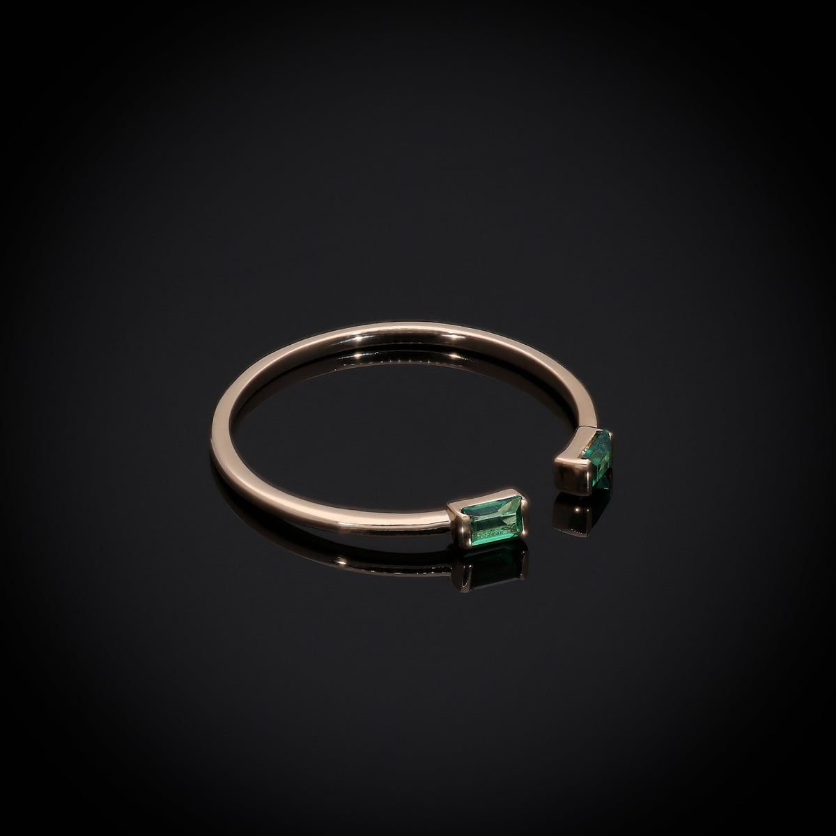 Bezel Emerald Gap Ring