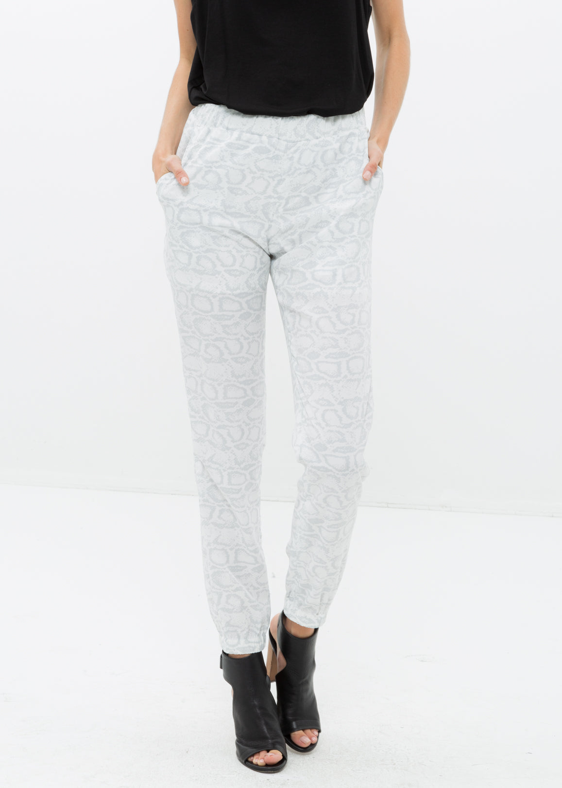 High Waist Printed Pants In Ivory Silver