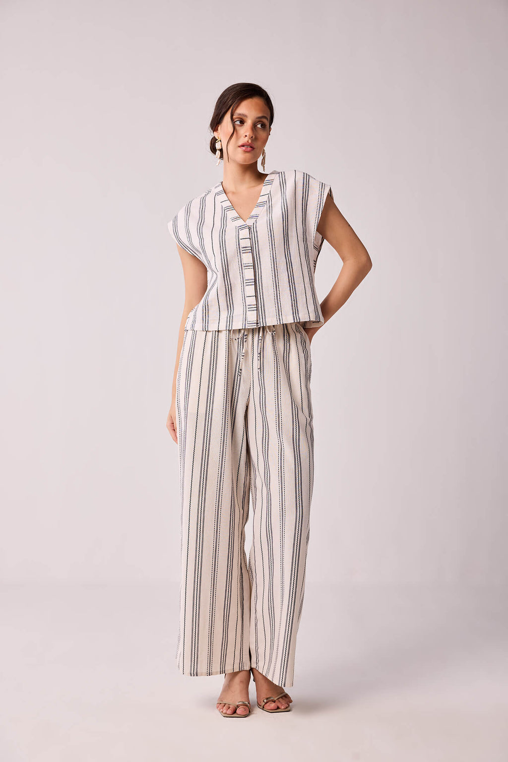 Wide-leg Drawstring Pants in Stripes
