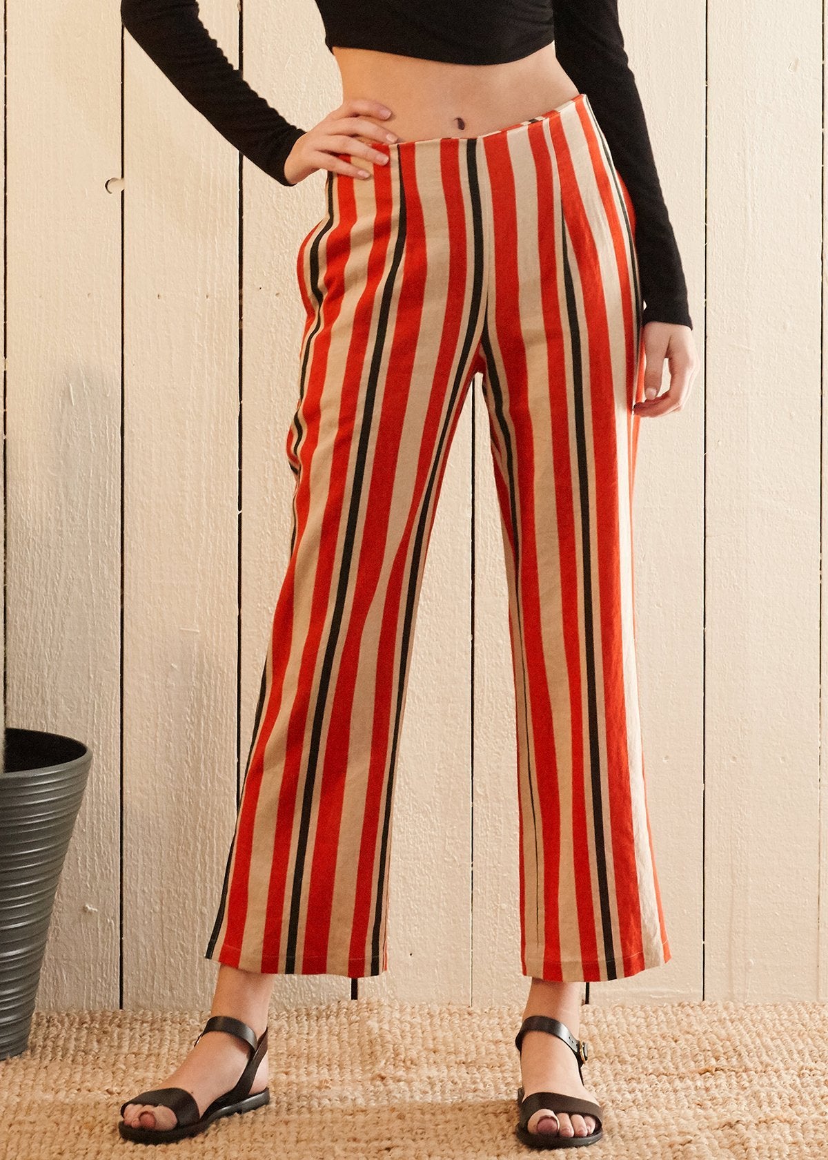 Linen High-Waisted Cropped Pocketed Pants In Poppy Multi Color